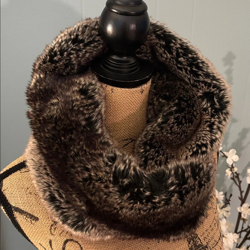 Tinley Road Faux Fur Infinity Scarf